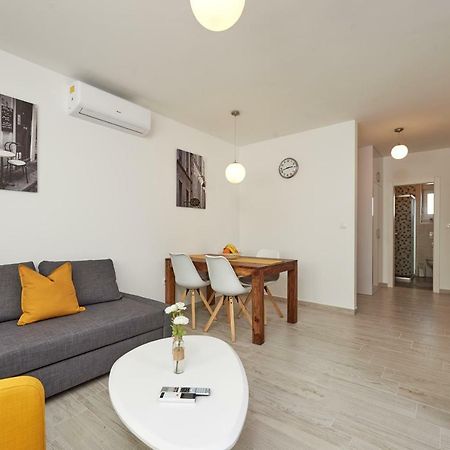 City Apartment Magdalena Trogir Exterior photo