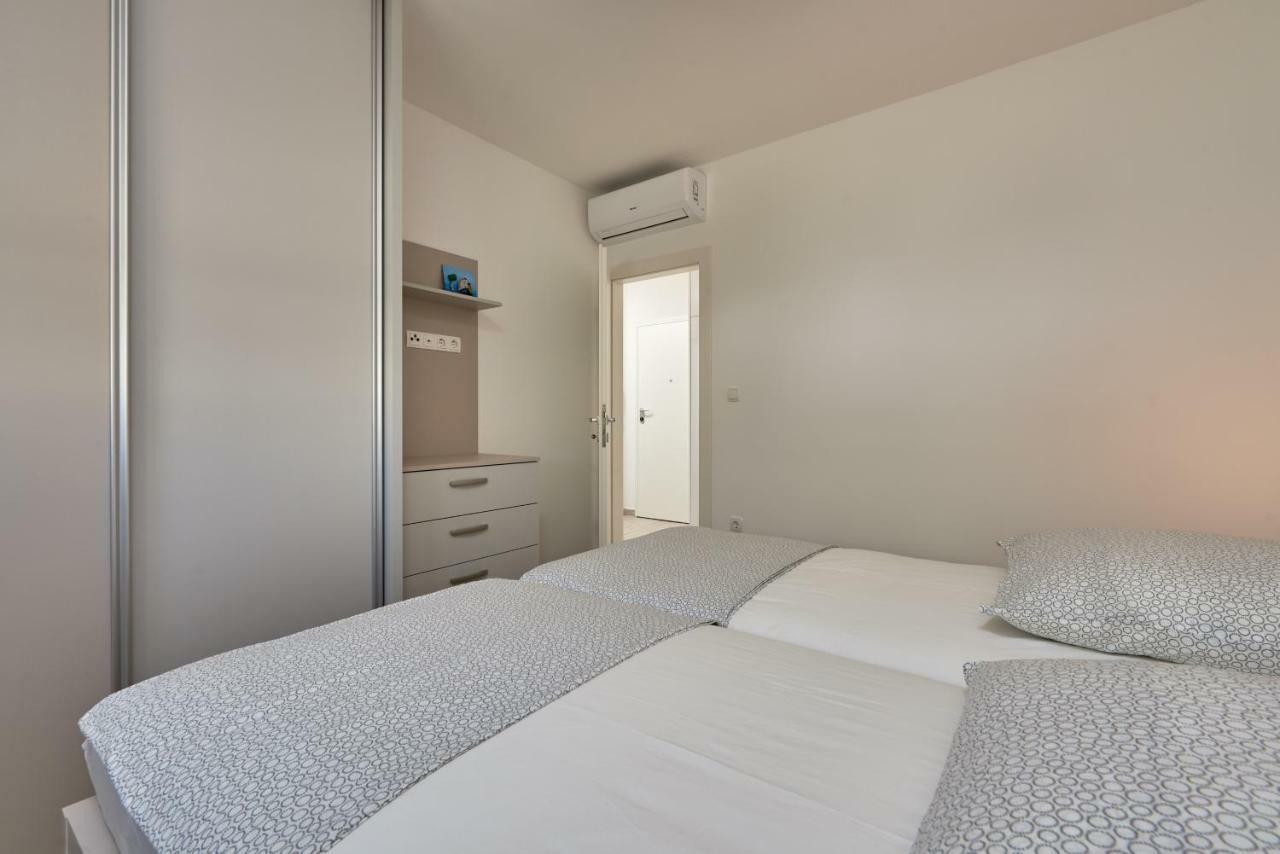 City Apartment Magdalena Trogir Exterior photo