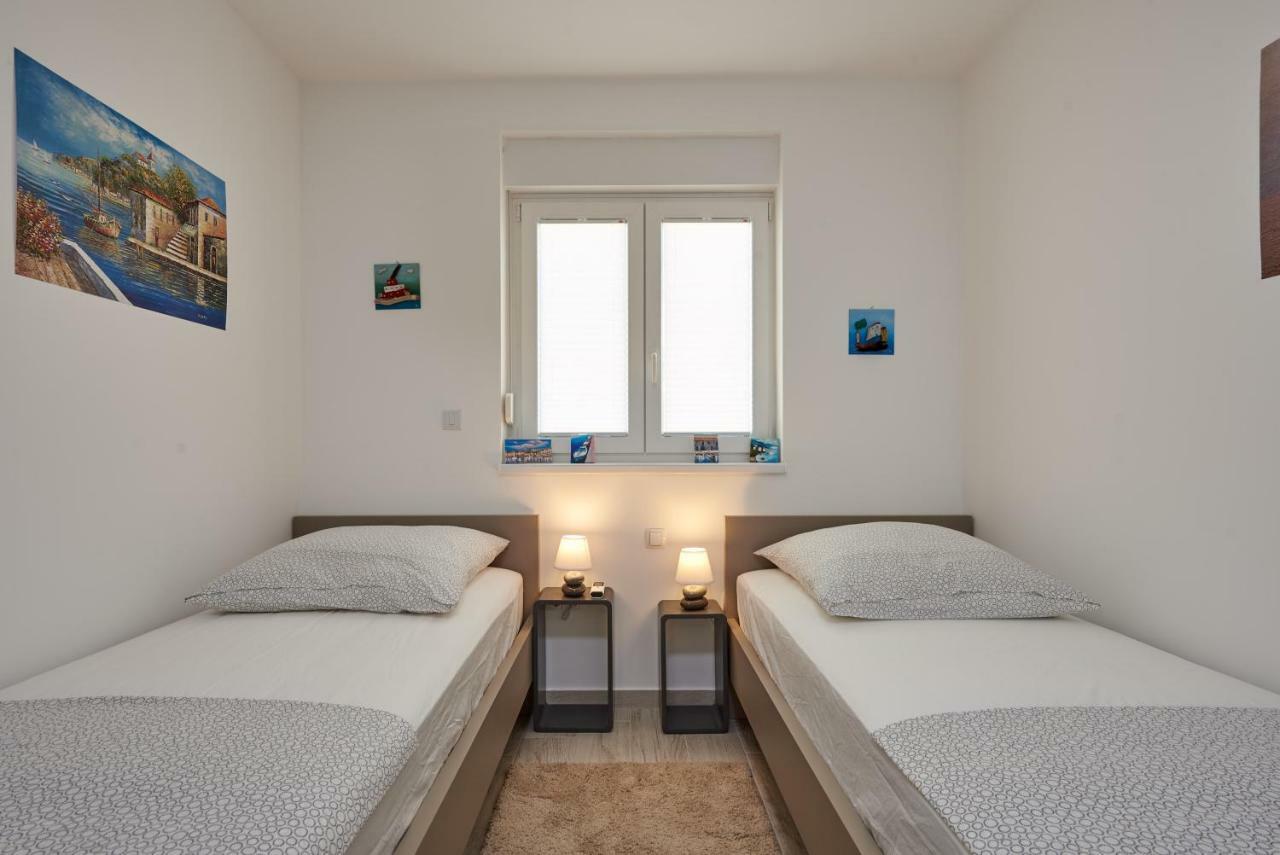 City Apartment Magdalena Trogir Exterior photo